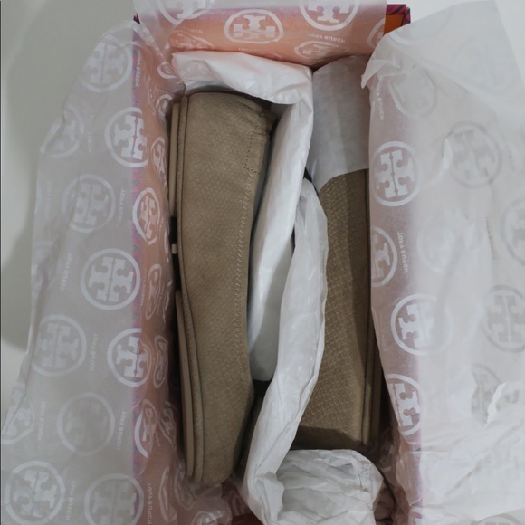 Tory Burch Minnie Travel Logo Ballet Flat - Picture 4 of 8